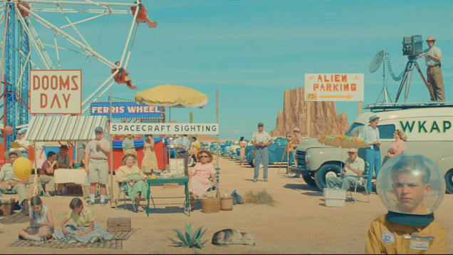 Wes Anderson’s Asteroid City Is a Retrofuture First Contact Film